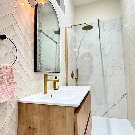 Apartment De Luxe A Deux Pas Des Halles, Quai Valliere Narbonne